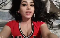 صديقتي السابقة تحب هذا القضيب في فمها.