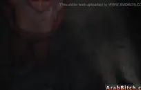 تستعرض هوتي الشباب الصالحة للزواج جسدها المشدود بكل فخر.