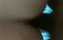 شقراء الساخنة في سن المراهقة مارس الجنس من قبل الرجل العجوز والرجل العجوز نائب الرئيس بالرصاص والرجل العجوز.