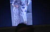 لقد تم تفريغ ثدييها بواسطة ديك كبير.