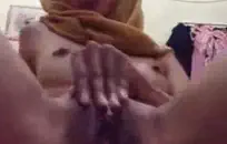 أريد أن أقذف على وجهك بينما تقوم بممارسة الجنس العميق مع قضيبي الضخم، يا عزيزي