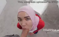 أدخل ثلاجتي وخزانة المؤن، أيتها العاهرة