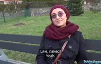 وقحة بريطانية سوداء متدفقة وعميقة الحلق مثل عاهرة حقيقية، وتأخذ كل شيء دون أي شكوى أو تردد.