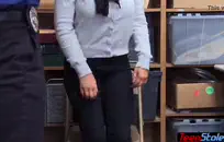 حصل قضيب رئيسها على كل شيء داخل مؤخرتها المدربة الشخصية.