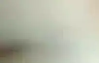 تنطلق dirty momma في قصف الدسار السميك بينما يراقب زوجها من الخطوط الجانبية.