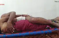 المبتدئون الشباب الذين بدأوا للتو في عالم الجنس المتشددين لديهم الكثير ليتعلموه حول إعطاء الرأس، لكنهم بالتأكيد يحبون التدرب على القضيب