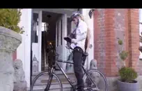 العديد من الكتاكيت تمتص ديك كالمجانين للديوك الصلبة