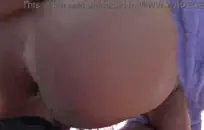 كينزي ريفز تعبث مع رجلها وتخبره أن الوقت قد حان لممارسة الجنس العنيف.