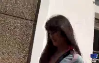 إنها تريد أن يمارس الجنس من قبل شخص غريب بينما ترتدي ملابسها، لذلك تذهب إلى بيت الدعارة المحلي حيث يمكن للرجال دفع ثمن ممارسة الجنس مع النساء غير المحترفات أو الفتيات العاملات.