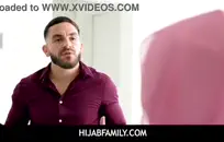 فرخ شقراء قذرة مع وشم الأكمام هو سخيف إصبعها مهبلها الوردي أثناء الاستمناء.