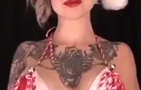 فتاة لطيفة تلعب مع نفسها من أجلي.