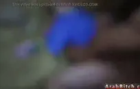 قصف كس في منطقة الطبخ بحماس عاطفي.