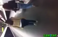 الاستمناء في الحمام لفتاة ساخنة.