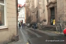 زب حيوان في كس بنت