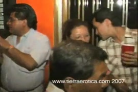 Pron حيونات تنيك نساء