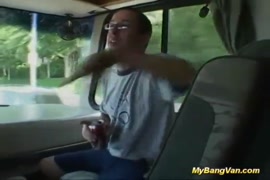 رجال مع دجاج xnxx