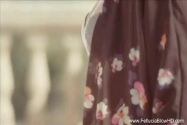 ن حزين حريم كبار السن يمارسون