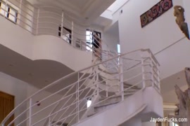 مشاهده فيلم سكس شاب يحلب زبه وينزل لبن صور