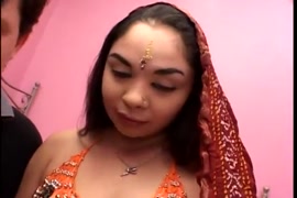 تحميل فيديو خلع ملابس بنات للموبايل