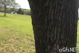 رجل يشرب بول بنت