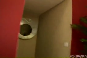 ولد ينيك اخته وهي نايمه